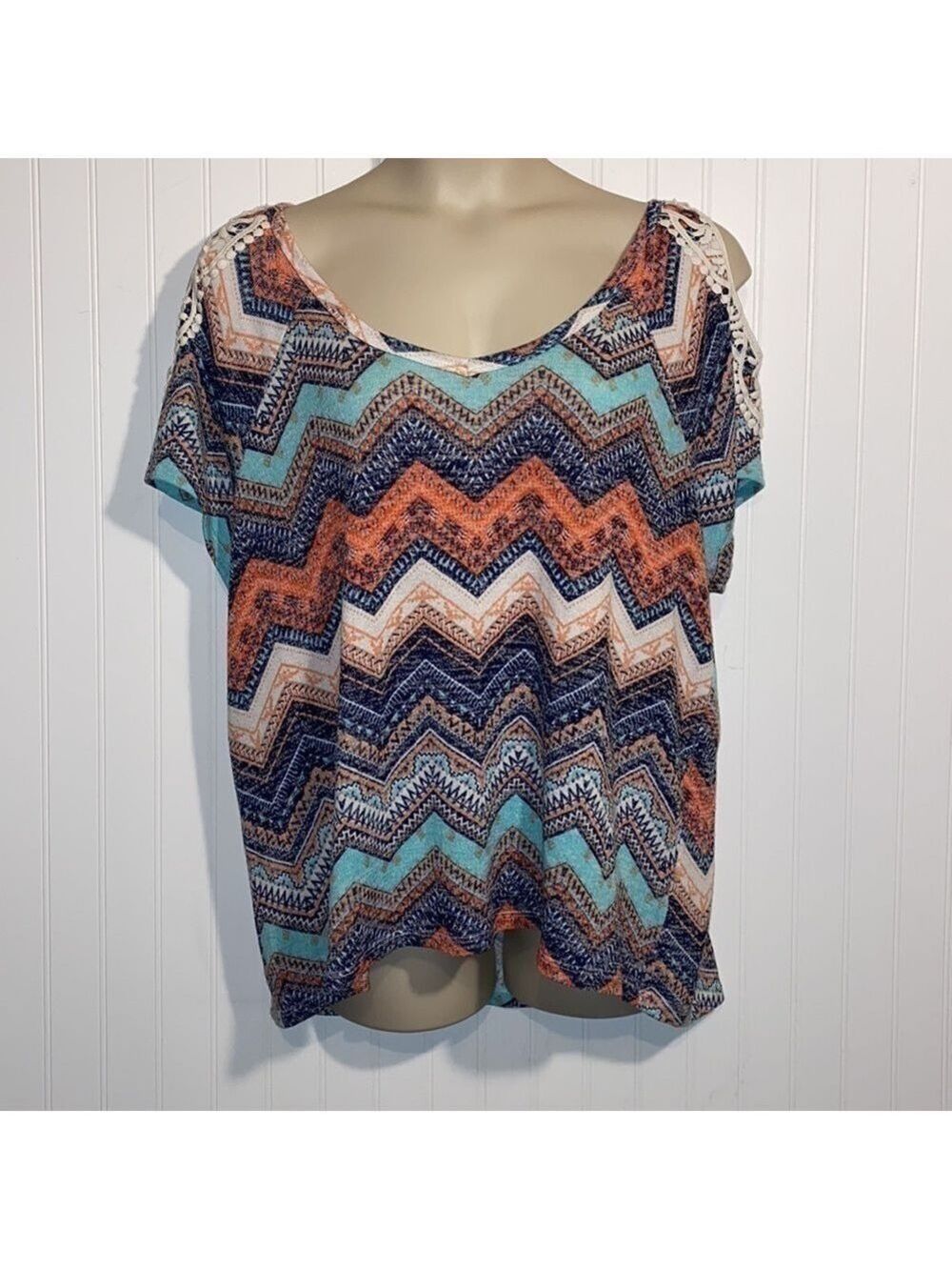 PLUS Chevron super lightweight cold shoulder sweater
